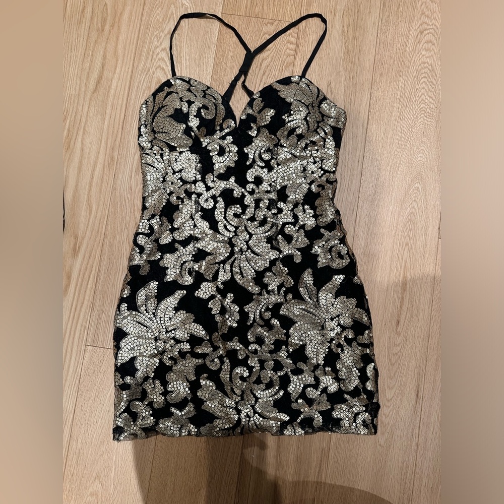 Ark&co black and gold sequin mini dress. Worn once! Adjustable straps